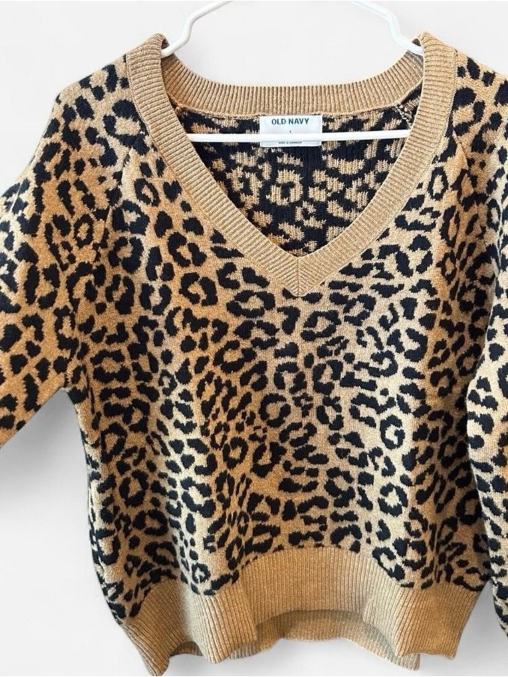 Old Navy Leopard Print V-Neck Sweater - Tan & Black